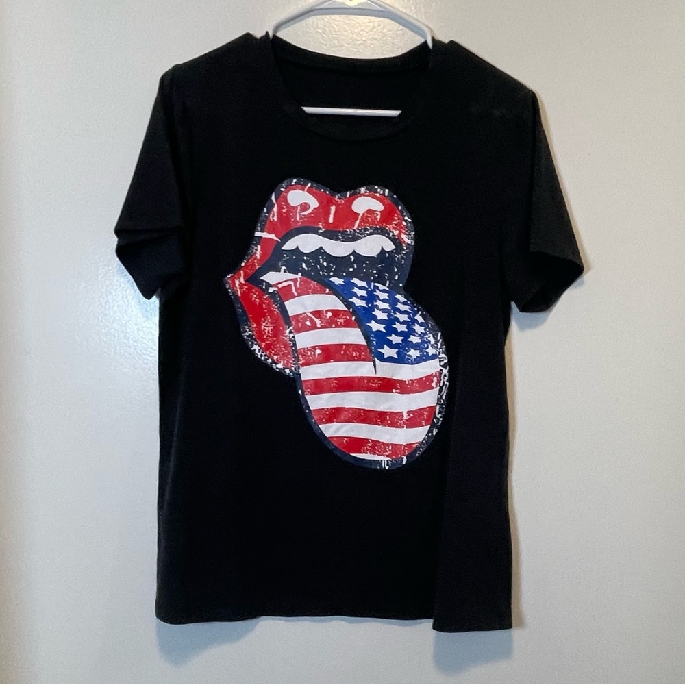 4th of July shirt‎ red white and blue lips and tongue women's size medium